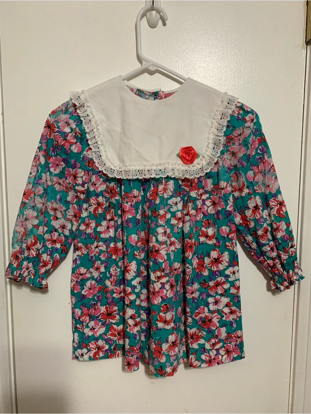 Vintage Forever Florals Girls Dress Peter Pan Lace Collar Rose Appliqué Size 5